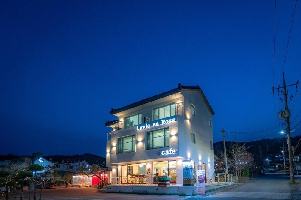 Gyeongju Labiang Rose Pension Exterior photo